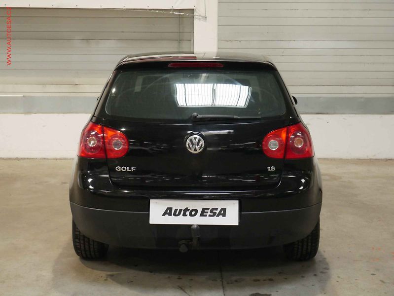 Volkswagen Golf (2005) 1.6, AC, el. výbava - fotka 5 z 14