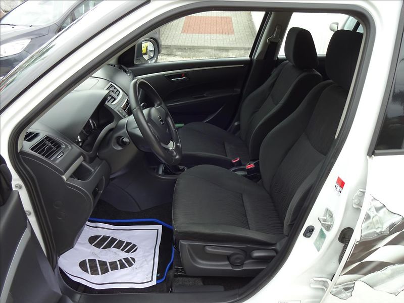 Suzuki Swift 1.2i16V NOVÉ ROZVODY - fotka 15 z 47