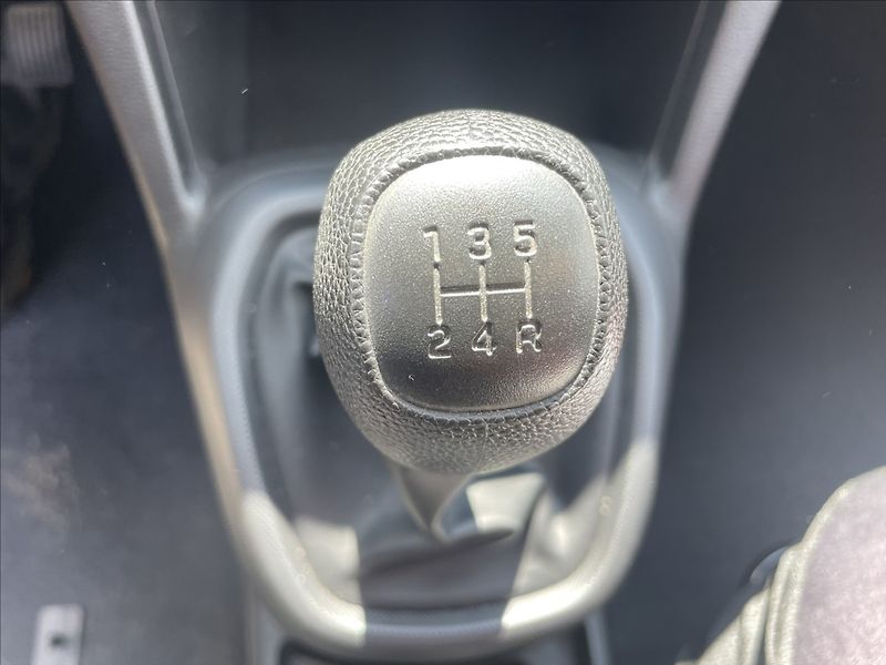 Hyundai i10 1,0 i 49kw ESP CZauto 1maj. - fotka 19 z 35