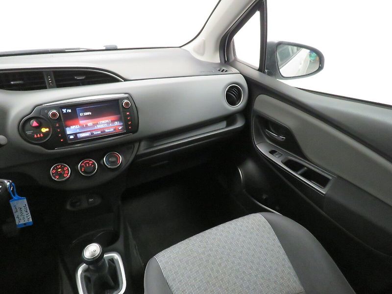 Toyota Yaris - fotka 16 z 23