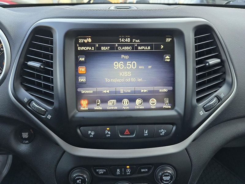 Jeep Cherokee 147kW 4x4 LIMITED KŮŽE NAV - fotka 37 z 49