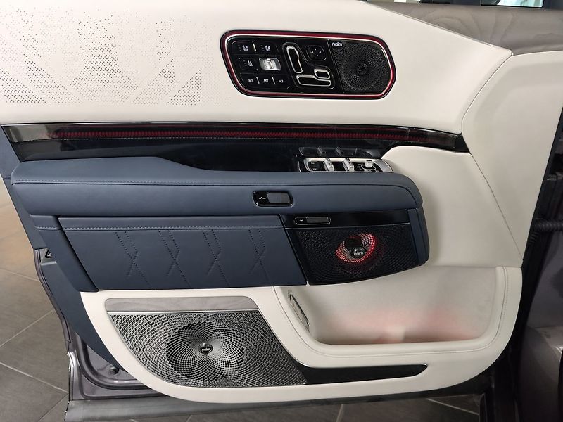 ZEEKR 9X Ultra 70kWh Hyper-SUV 4WD - fotka 24 z 32