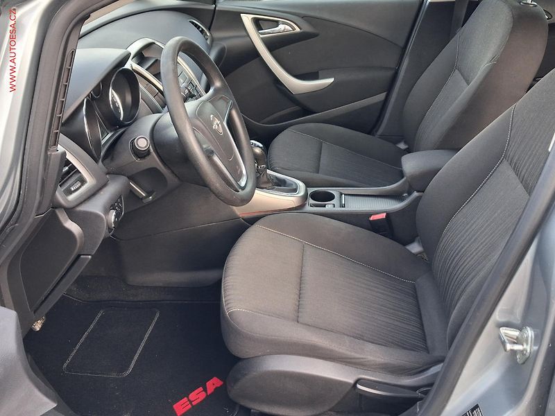 Opel Astra (2011) 1.7CDTi, AAC - fotka 9 z 15