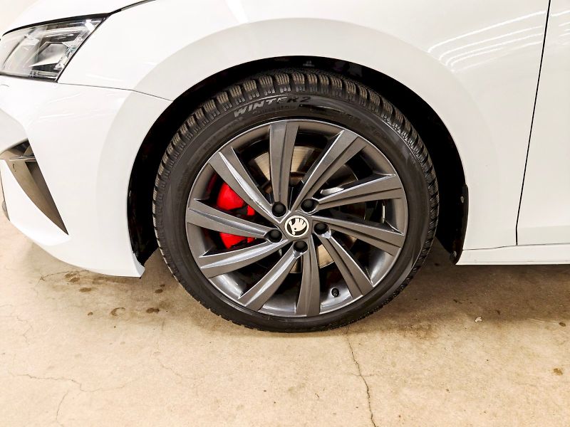 Škoda Octavia (2024) 2.0 TSI 195 kW DSG RS - fotka 31 z 31
