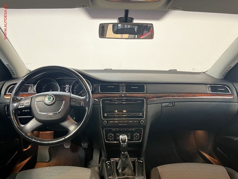 Škoda Superb (2010) 2.0 TDi, STK3/28 - fotka 8 z 16