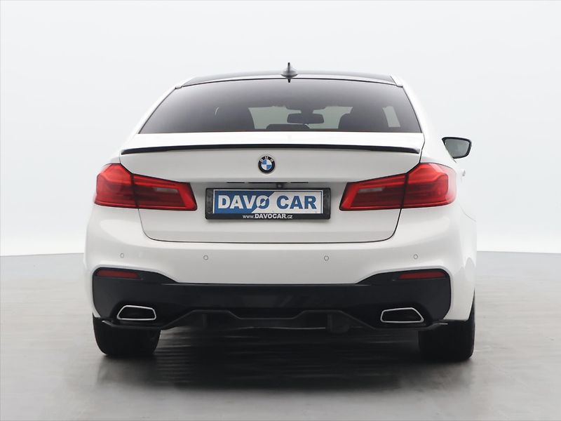 BMW Řada 5 3,0 530d 195kW xDrive CZ - fotka 6 z 37