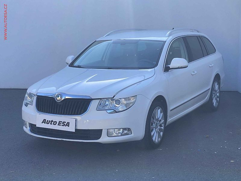 Škoda Superb (2012) 2.0 TDi, Ambition - fotka 3 z 18