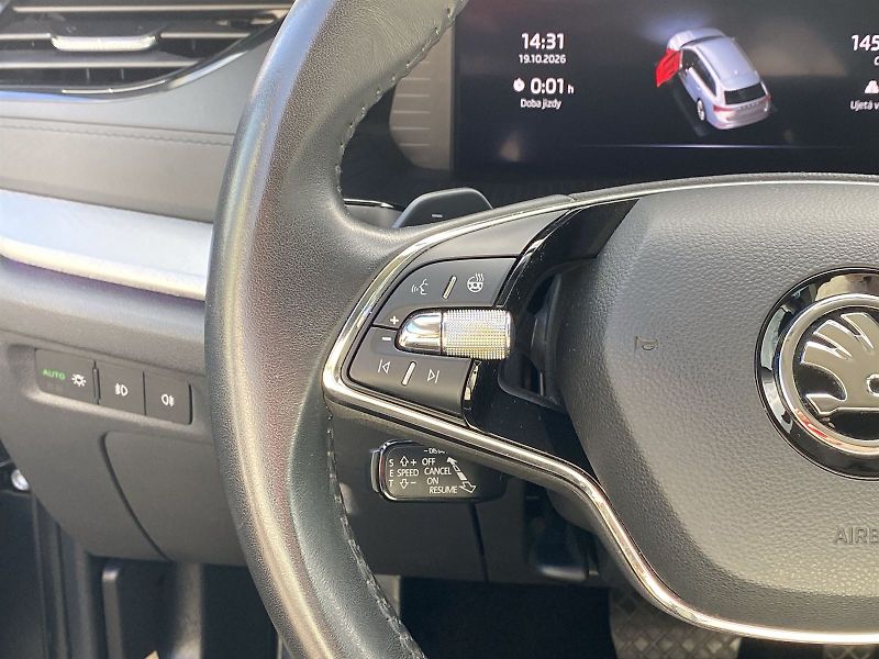 Škoda Octavia (2023) Combi 2.0 TDI DSG Ambition - fotka 19 z 35