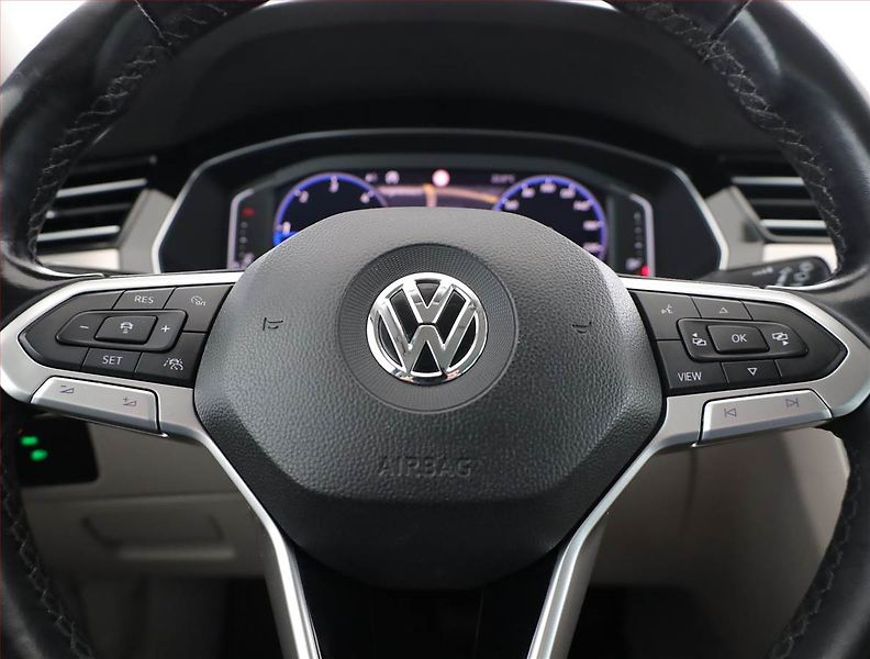 Volkswagen Passat (2020) Elegance 2.0 TDI, Automat - fotka 8 z 19