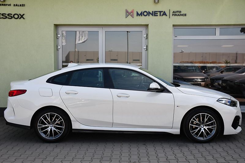 BMW Řada 2 218d M-SPORT 1M ČR - fotka 12 z 40