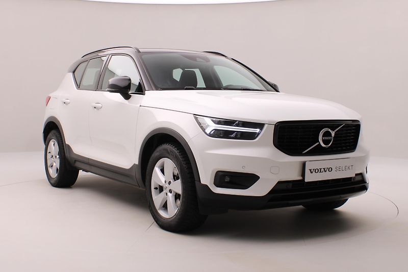Volvo XC40 D4 AWD R-DESIGN AUT  - fotka 14 z 40