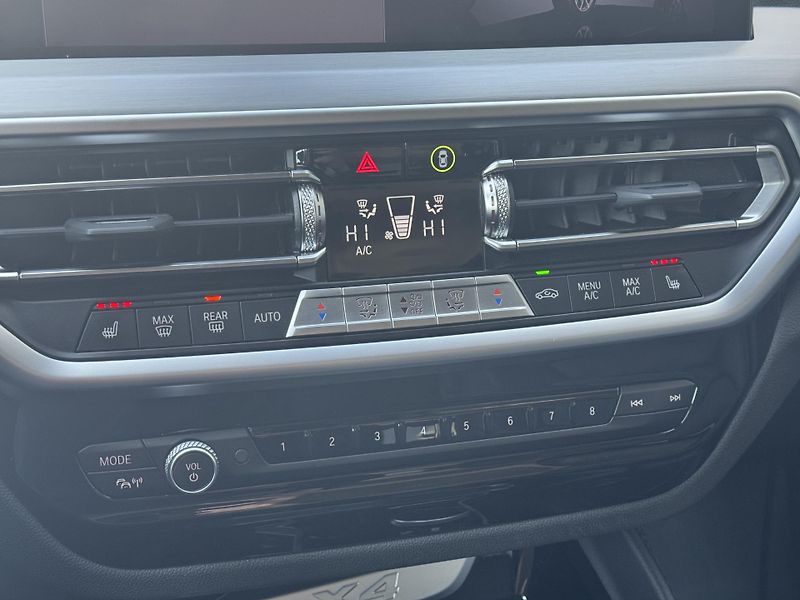 BMW X4 (2023) 2.0 xDrive20d, PANO, DPH, WIFI - fotka 29 z 44