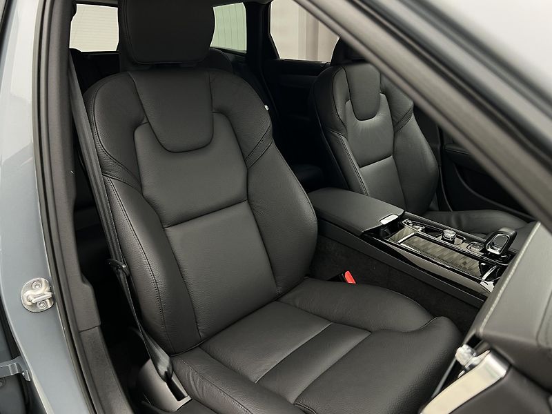 Volvo V90 T6 AWD RECHARGE DARK PLUS - fotka 19 z 46