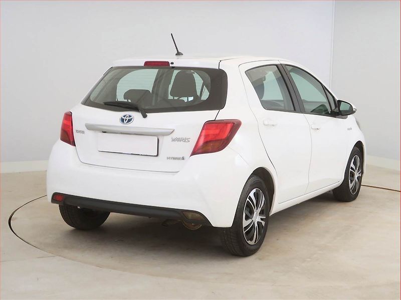 Toyota Yaris (2015) 1.5 Hybrid, Automat - fotka 5 z 14