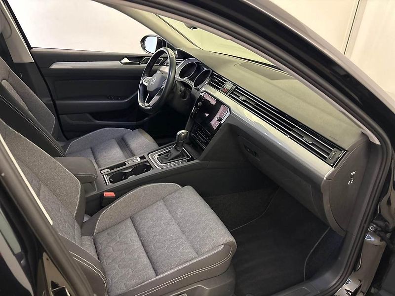 Volkswagen Passat 2.0TDI DSG 110kW 1.Maj DPH TZ - fotka 4 z 4