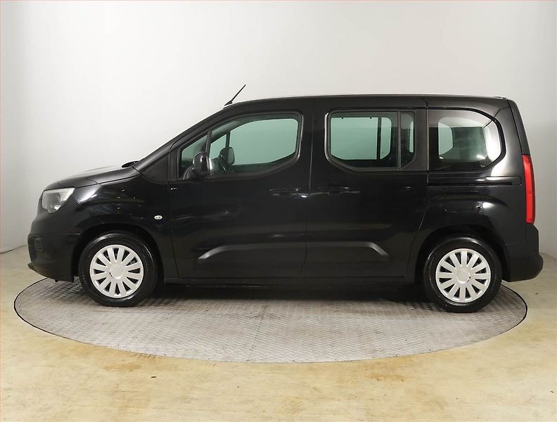 Opel Combo (2018) Enjoy 1.2 Turbo, 5Míst, ČR - fotka 3 z 20