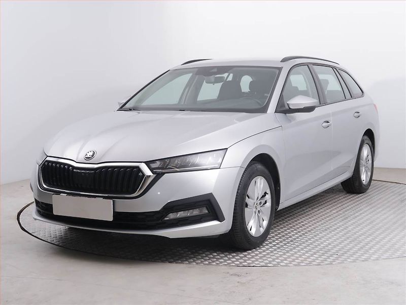 Škoda Octavia (2022) Ambition 2.0 TDI, ČR,1.maj - fotka 2 z 21