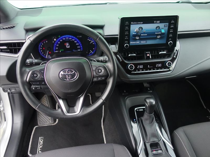 Toyota Corolla 2,0 STYLE TOURING SPORTS - fotka 16 z 44