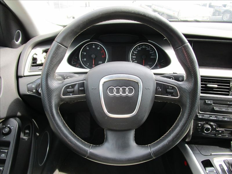 Audi A4 3.0FSi V6 Quattro S-Line - fotka 9 z 49