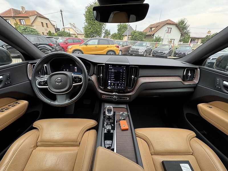 Volvo XC60 (2021) 2.0D B4 AWD Inscription - fotka 6 z 47