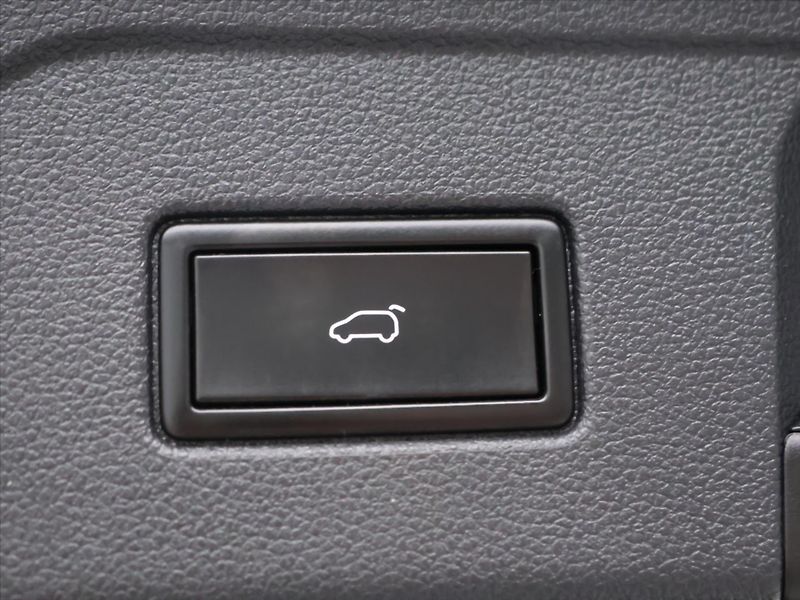 Volkswagen Touran 1,5 TSI EVO 110kW HighLline - fotka 11 z 34