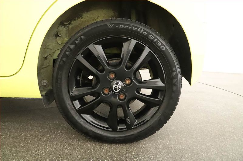 Toyota Aygo (2016) 1.0 VVT-i, Navi, Tempomat - fotka 13 z 13