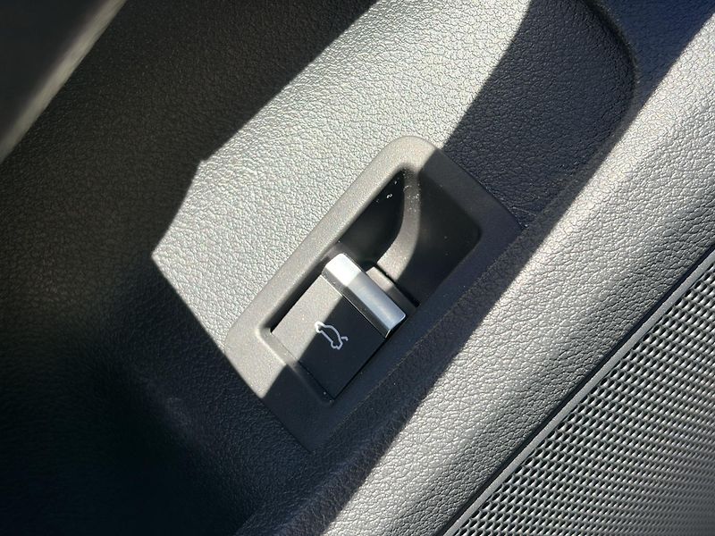 Audi A4 Avant 2.0TDI DSG QUATTRO REZERVACE - fotka 15 z 56