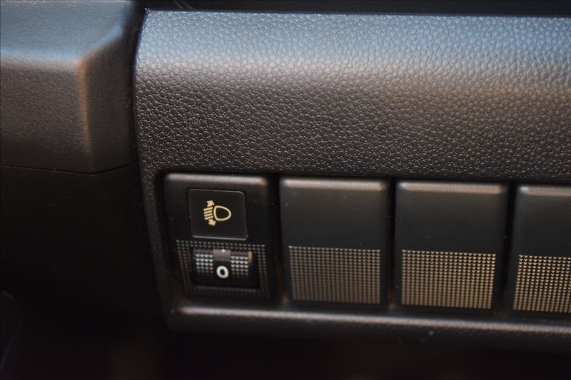 Mazda 5 2,0 110KW 7MÍST VÝHŘEV NAVI - fotka 25 z 46