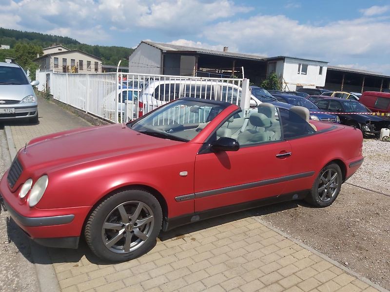Mercedes-Benz CLK (1998)  320, 160 KW - fotka 18 z 41