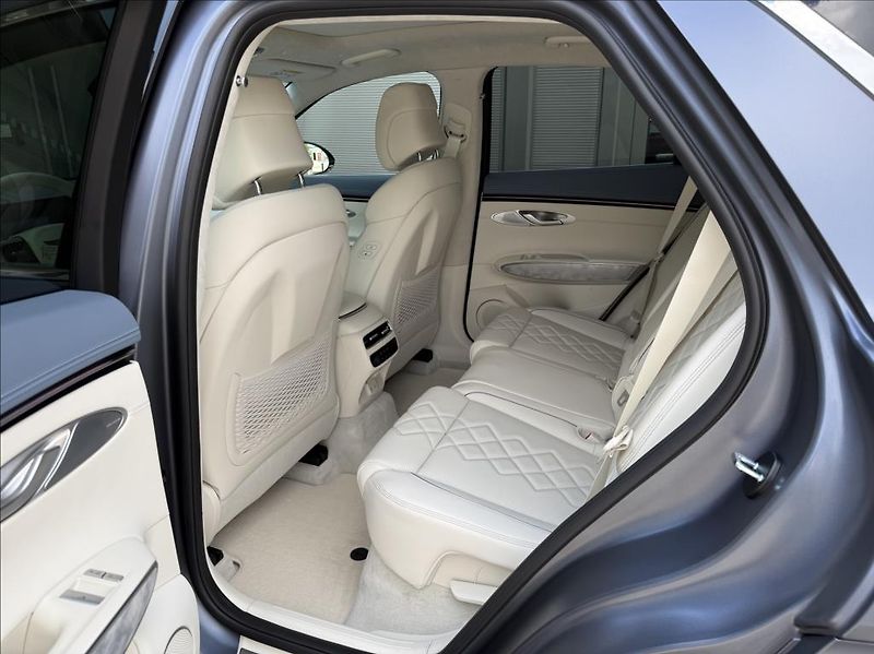 Genesis GV70 AWD  FL Electrified Premium - fotka 11 z 23