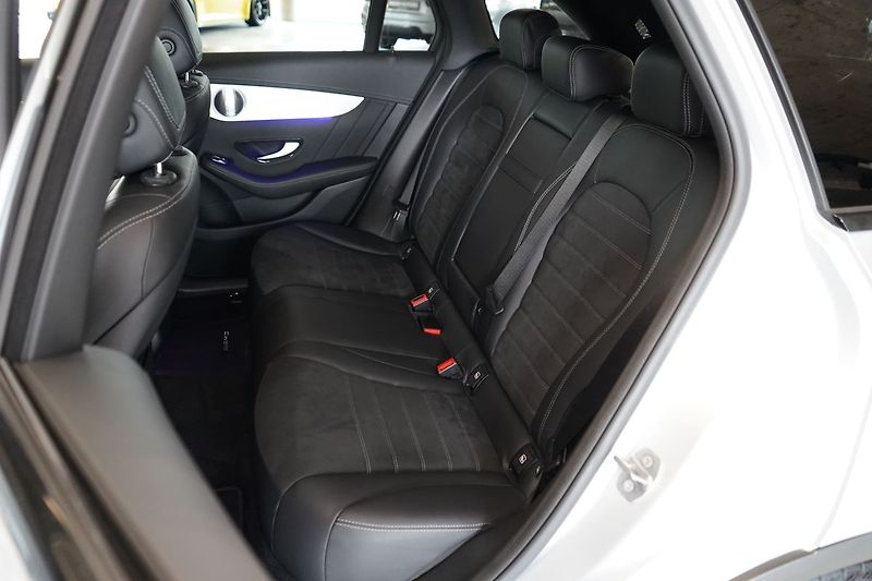 Mercedes-Benz GLC 300d 4M AMG, Nezávislé, Tažné - fotka 46 z 48