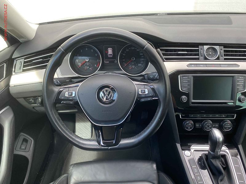 Volkswagen Passat (2015) 1.8 TSi, Highline, DSG, kůže - fotka 11 z 16