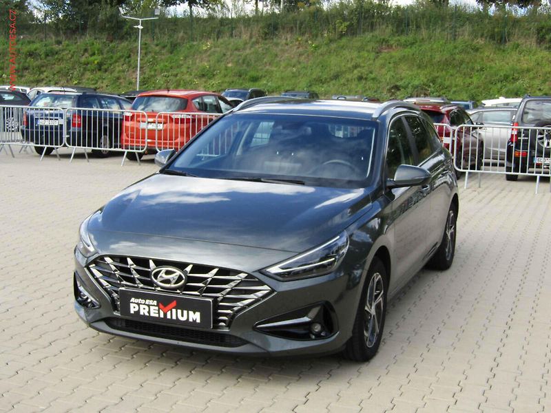 Hyundai i30 (2023) 1.5 DPi, 1.maj,ČR, Navi, AC - fotka 3 z 22
