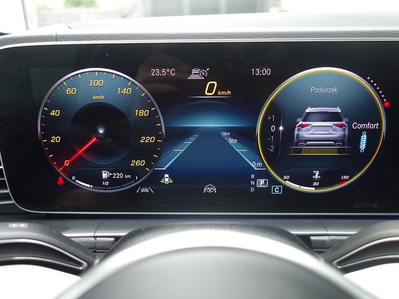 Mercedes-Benz GLE (2021) 400d*4M*AMG*PAN*WEBASTO*TOP*CZ - fotka 35 z 50