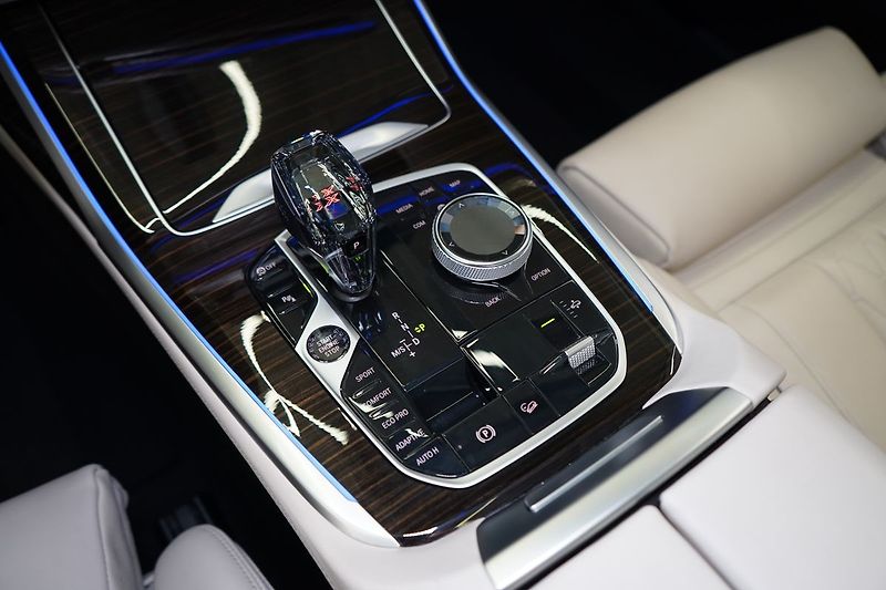 BMW X7 40d xDrive, Laser, Tažné, HUD - fotka 39 z 50