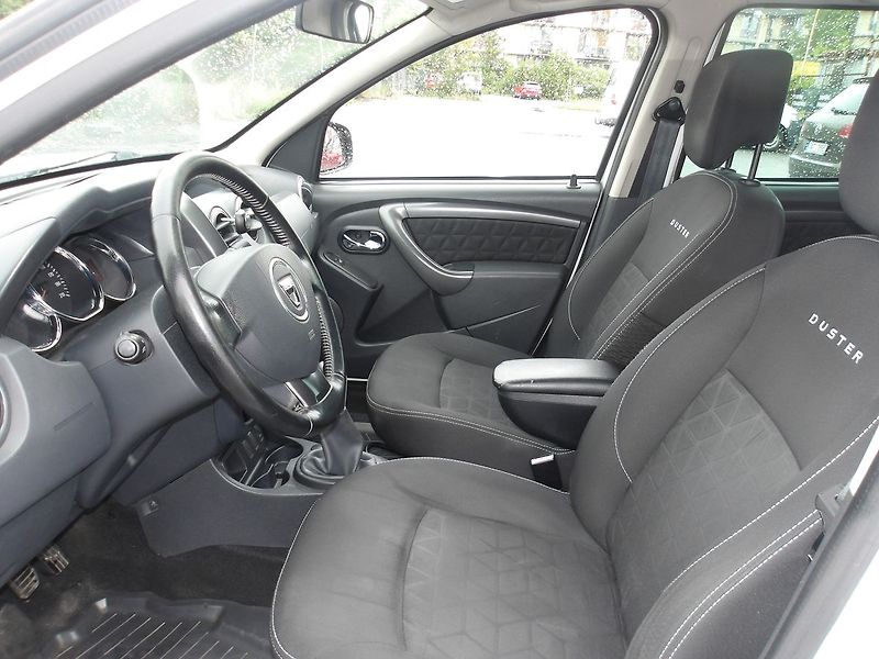 Dacia Duster 1,6i ČR ! 1.MAJITEL ! - fotka 17 z 29