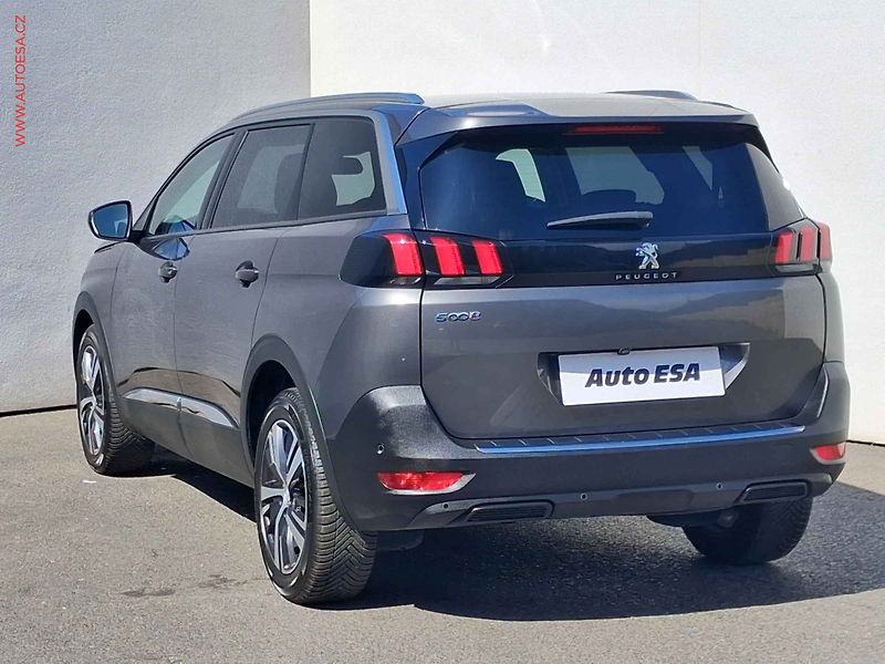 Peugeot 5008 (2017) 1.2 PT, Allure, navi, kamera - fotka 6 z 20