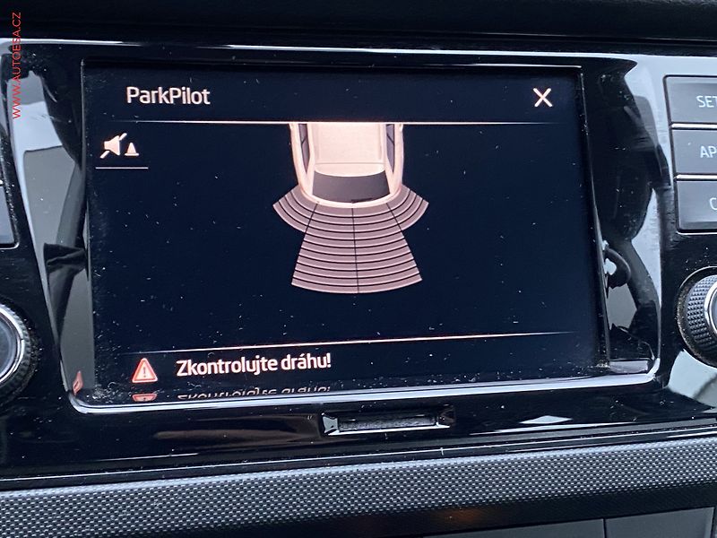 Škoda Fabia (2019) 1.0 TSi, Ambition, park. - fotka 15 z 17