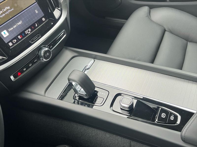 Volvo V60 2,0 AWD CROSS COUNTRY PLUS  B4 - fotka 18 z 28