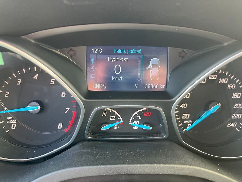 Ford Kuga 1.6, 134kW, Automat, 4x4 Titan - fotka 9 z 24