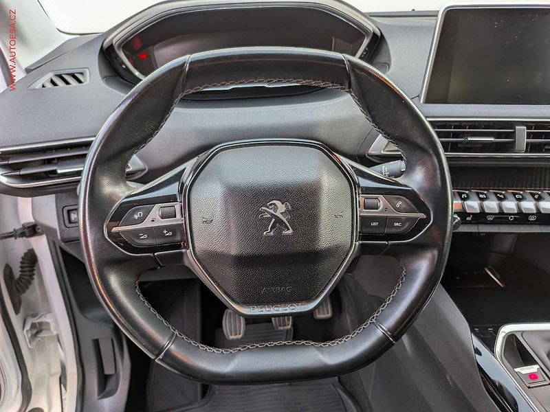 Peugeot 3008 (2018) 1.6HDi, ČR, AC, kamera - fotka 12 z 15