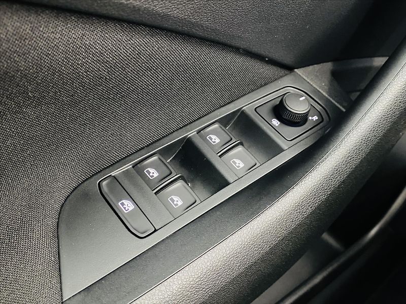 Škoda Scala 1,0 TSI 85kW Selection - fotka 18 z 24