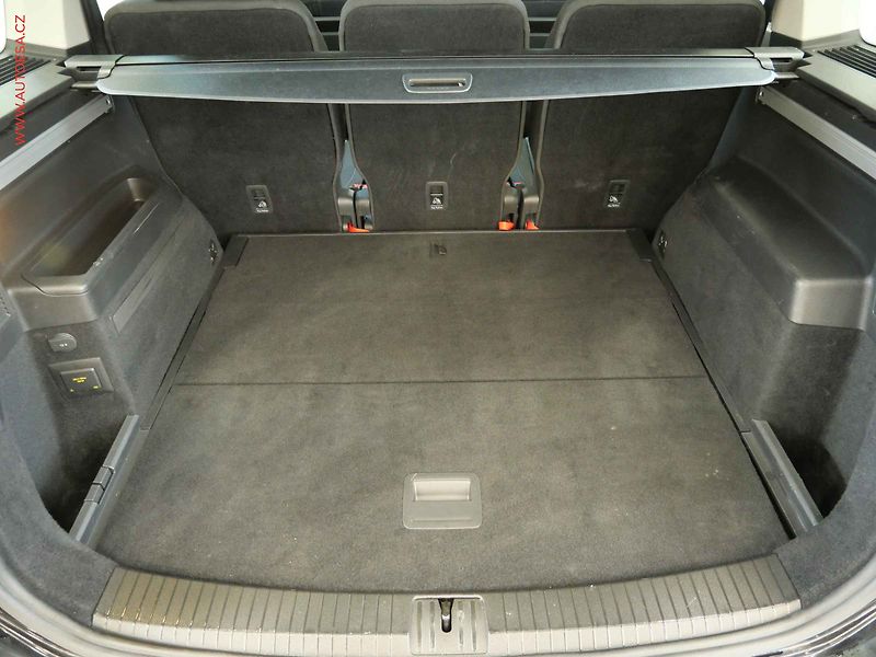 Volkswagen Touran (2022) 2.0TDi, LED, navi, kamera - fotka 7 z 22