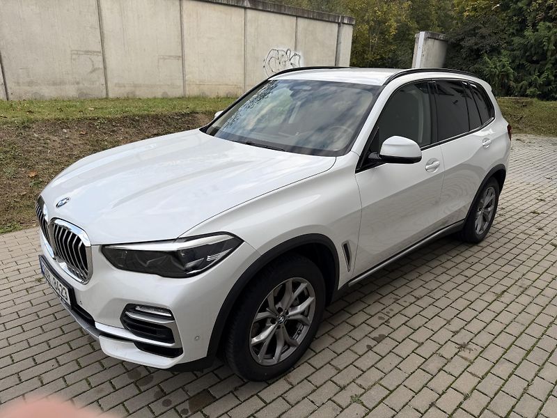 BMW X5 (2021) - fotka 8 z 27