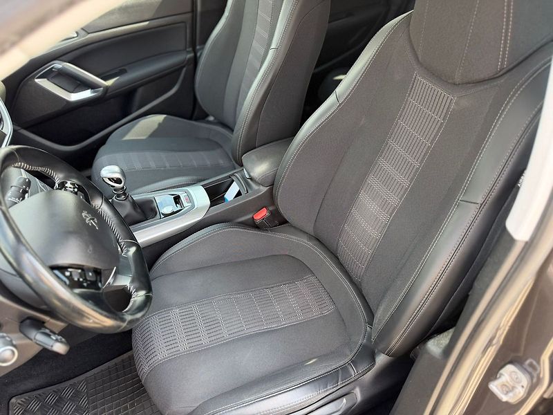 Peugeot 3008 - fotka 8 z 24