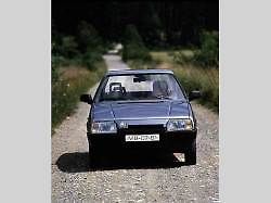 Škoda Favorit a Škoda Superb.