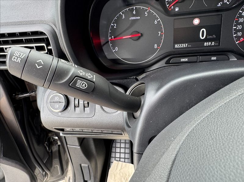 Opel Combo 1,2 T LIFE DPH tažné 1.maj ČR - fotka 32 z 50