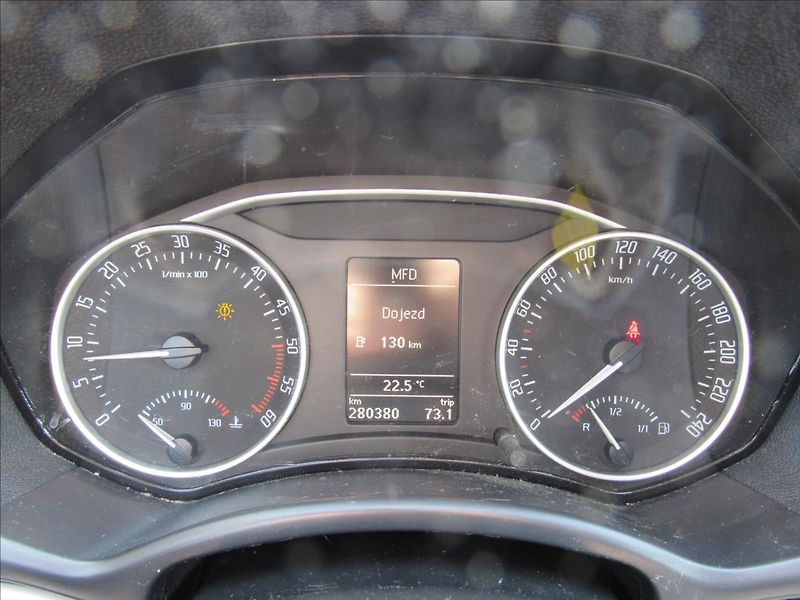 Škoda Octavia 1,6 TDi 77kW Combi - fotka 13 z 27