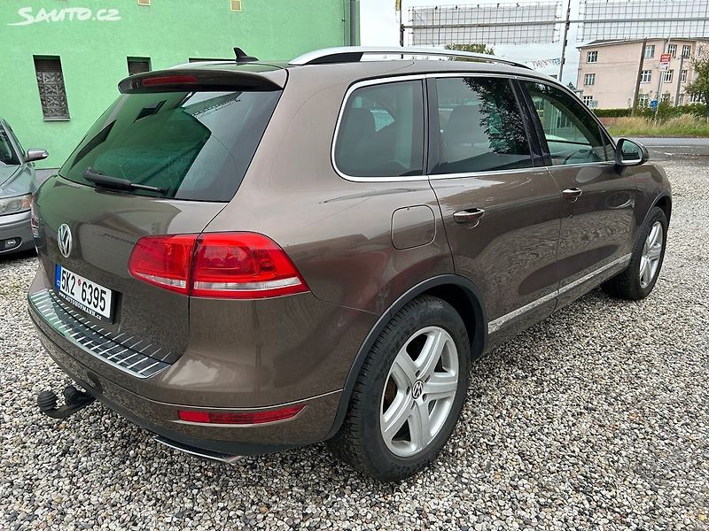 Volkswagen Touareg (2012) 3.0 TDi 180KW pěkný stav - fotka 5 z 27