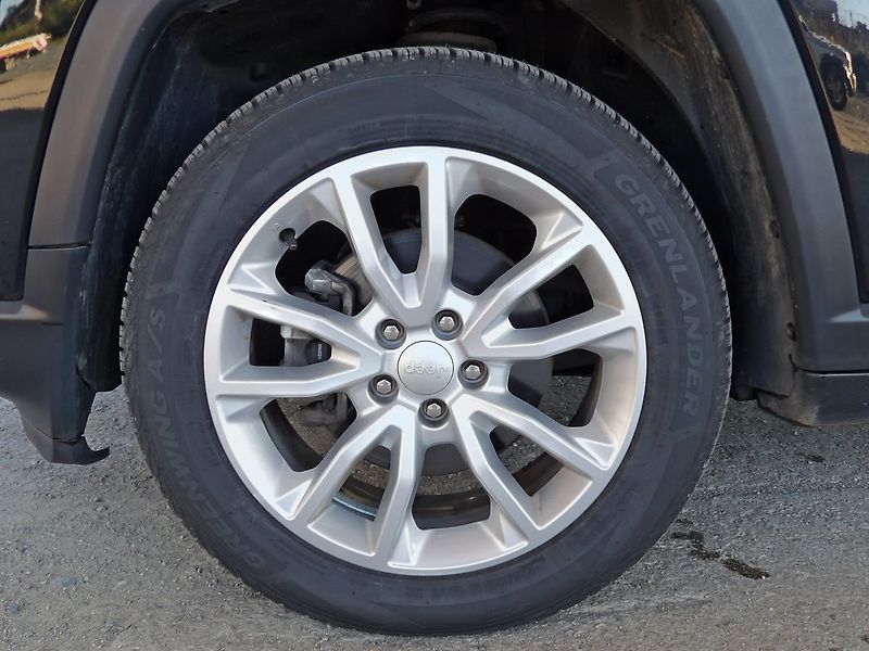 Jeep Compass 1.6Mjet Limited ČR 1maj. 33tis - fotka 28 z 32